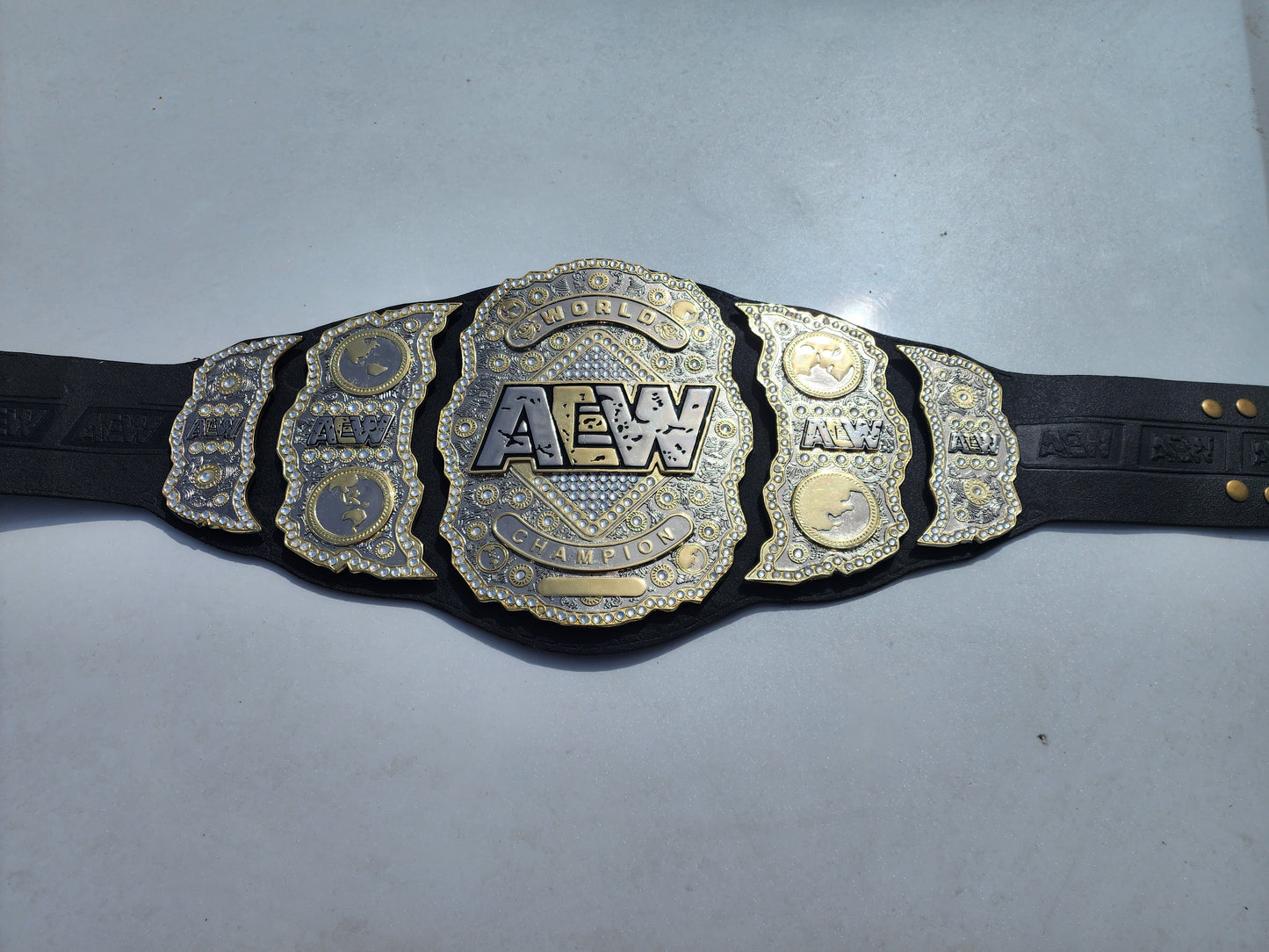 AEW World Championship Belt Replica – Adult Size Wrestling Title Belt  Premium Collectible Fan Gift 4mm Zinc